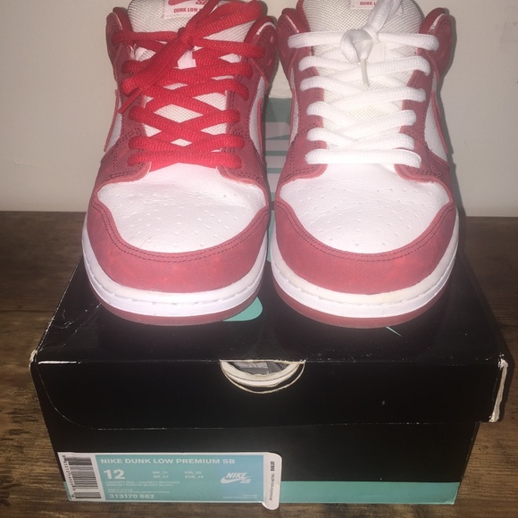 nike dunk low valentines day